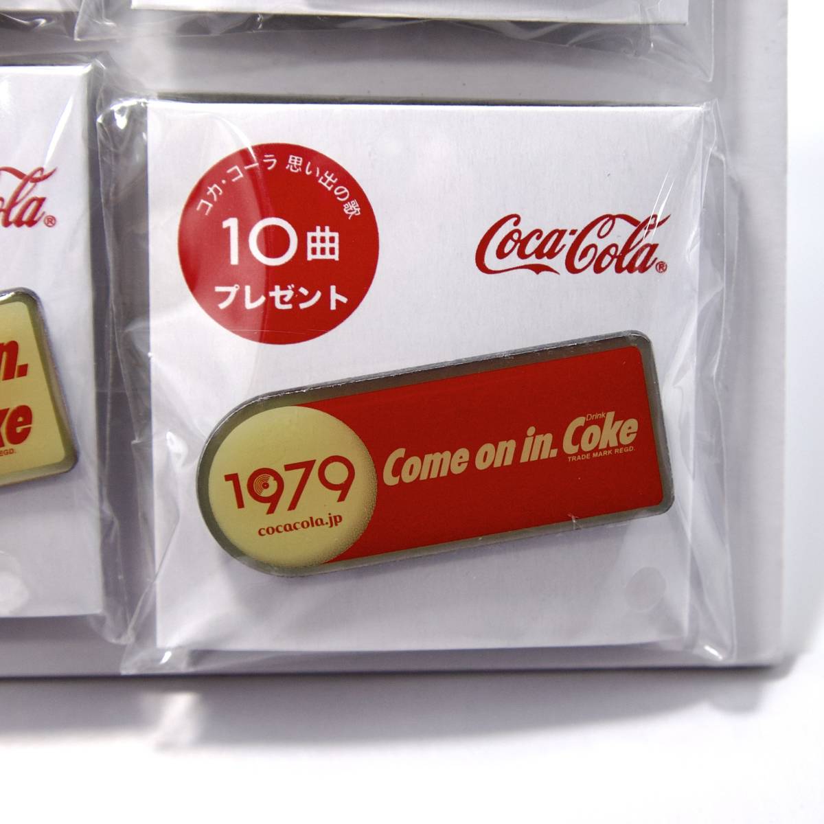 １個☆Coca Cola コカコーラ ヒストリーピンバッジ ＜1979 バッジ＞_画像1