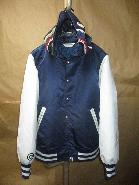 テレビで話題】 エイプ A BATHING APE シャーク ナイロン 中綿