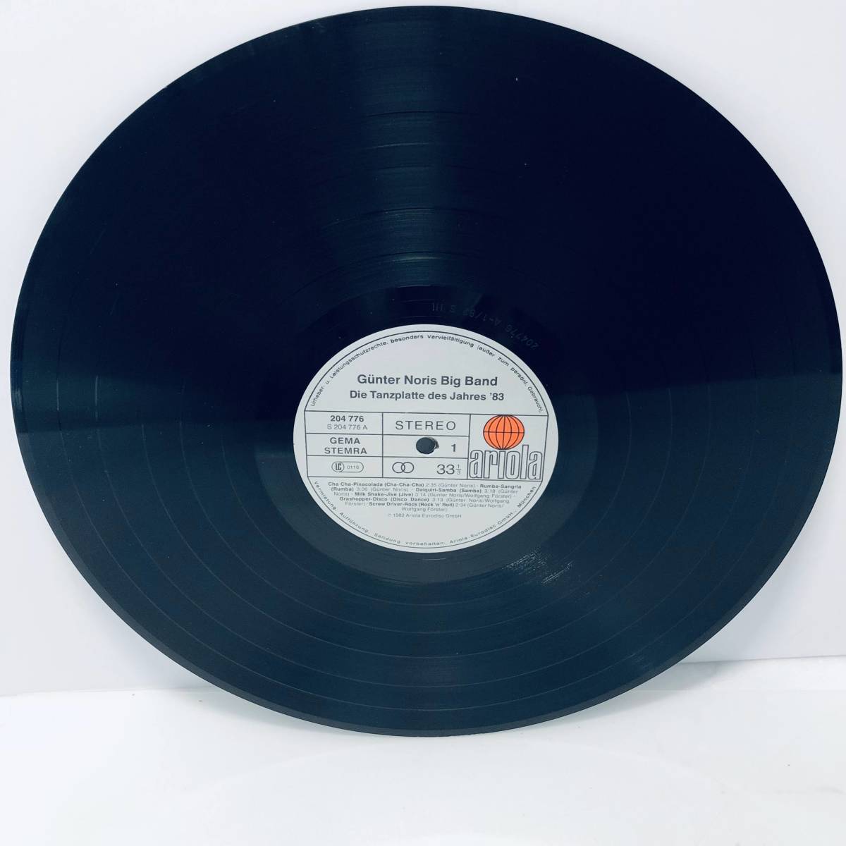 【LP】Gunter Noris Big Band/Die Tanzplatte Des Jahres '83 レコード ※その他レコード出品中！！同梱可能です！！_画像4