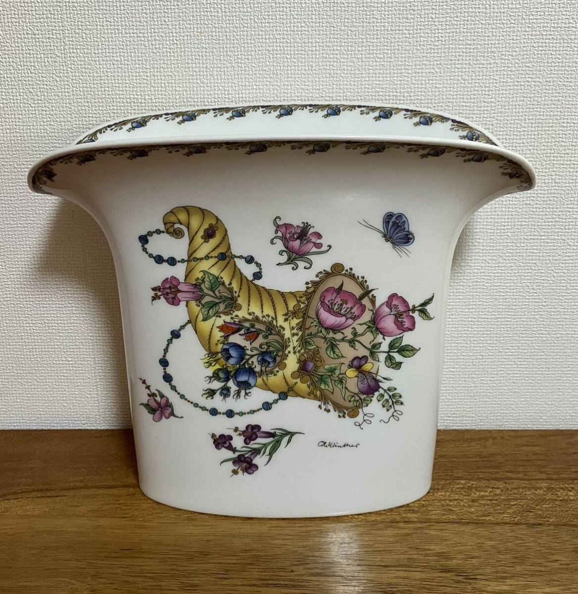 フッチェンロイター(ドイツ製)フラワーベース花瓶 壺 ドイツ ヴィンテージ フッチェンロイター 花と蝶のフラワー