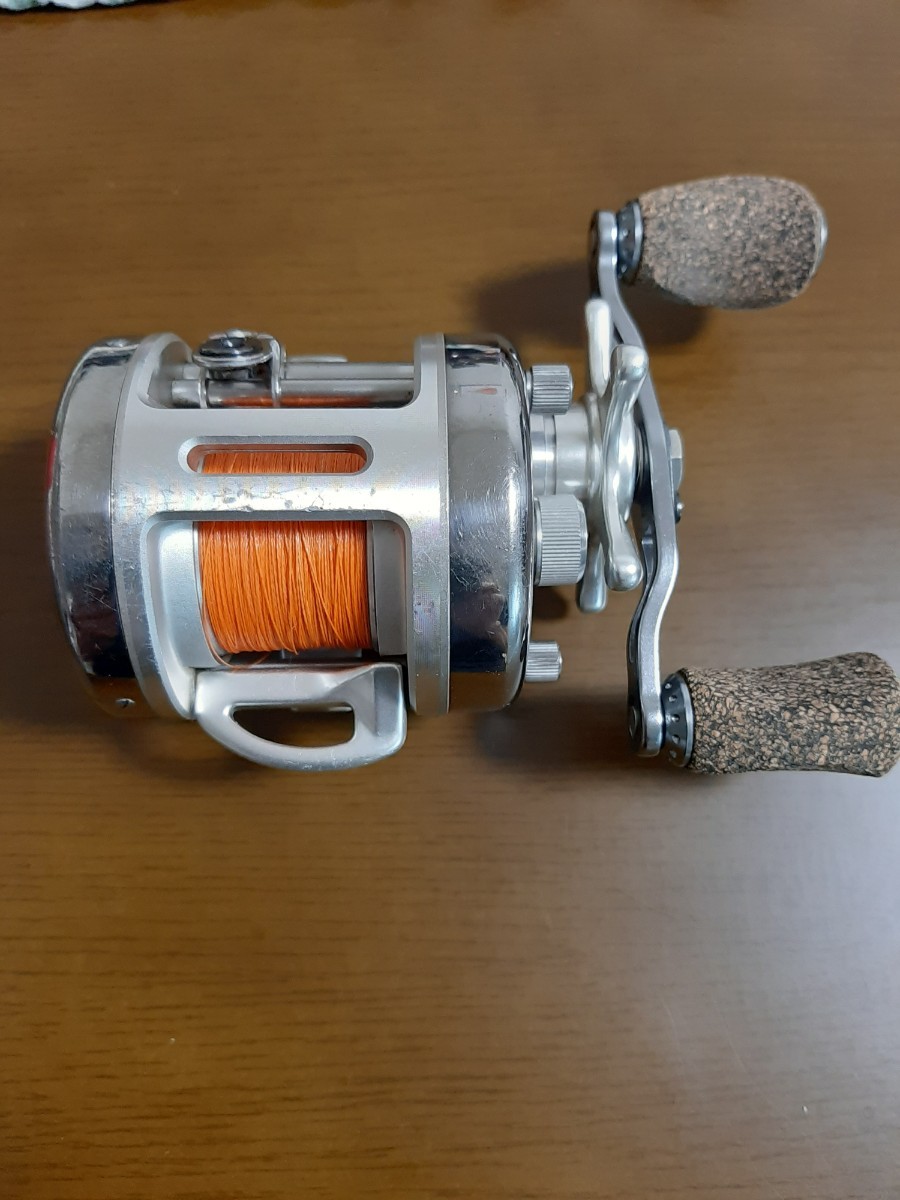 ベイトリールセット バリウスM300 スコーピオン1000 赤メタ カルカッタ