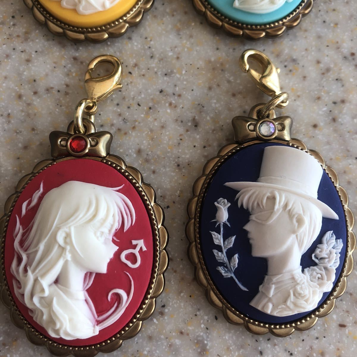セーラームーン・カメオペンダント4種類とうさぎちゃんのミラー セーラームーン・カメオペンダント4種類とうさぎちゃんのミラー
