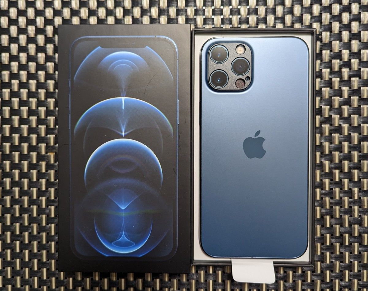 美品 Apple iPhone 12 Pro Max パシフィックブルー 256 GB 国内 SIM 