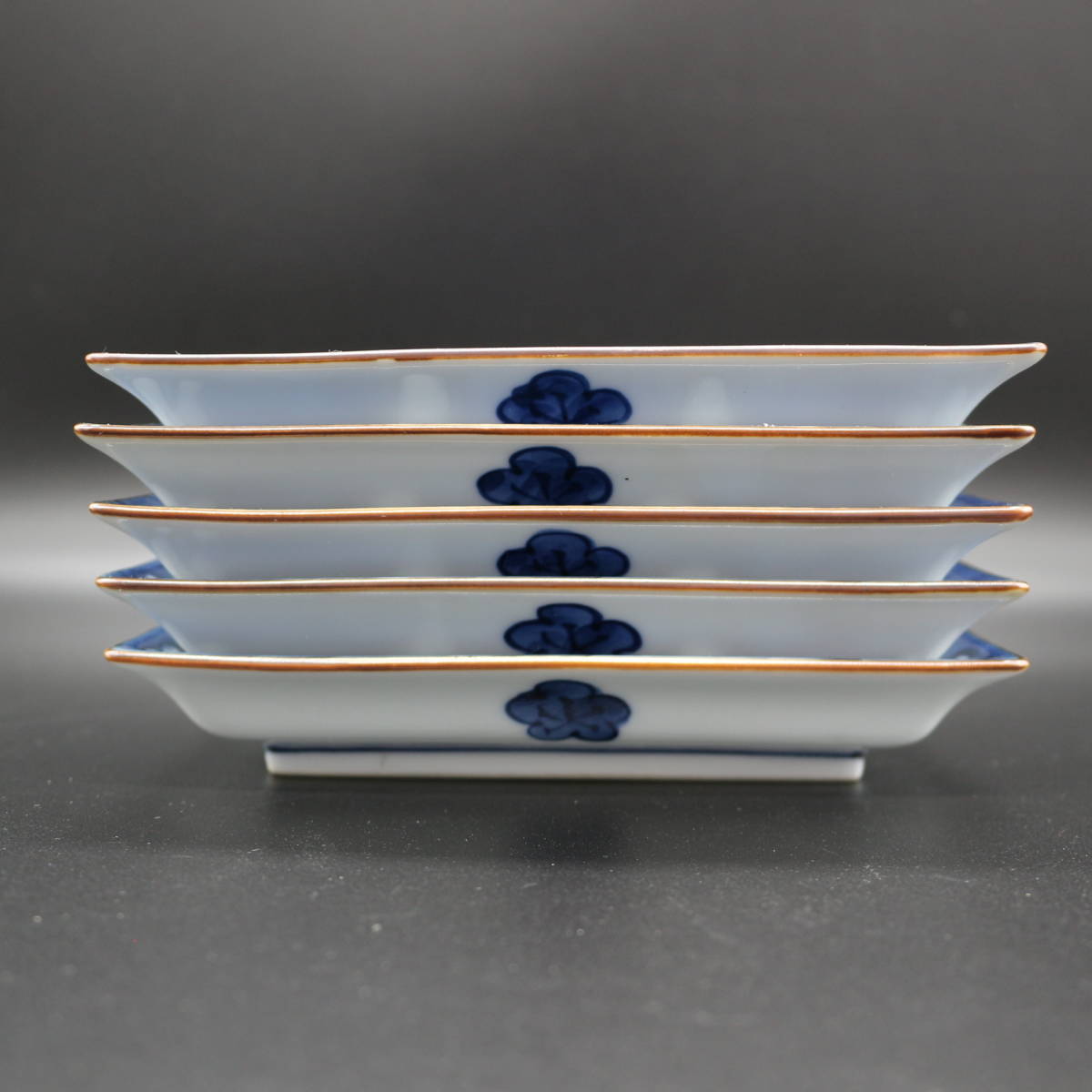  source right ../.. plate / 5 sheets set / old . manner plum ./ blue and white ceramics / angle plate / Arita ./ ceramics and porcelain / small plate / Japanese-style tableware / also box 