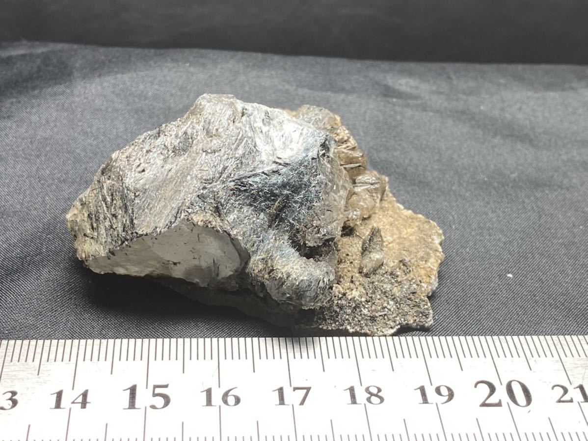 ブルー ザギ水晶 ザギマウンテンクォーツ 65g-