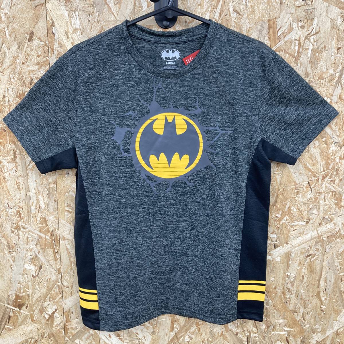 HA20【2003】BATMAN DCコミック バットマンロゴプリント 半袖Tシャツ トップス キッズ 子供 サイズ10【120102000063】_画像1