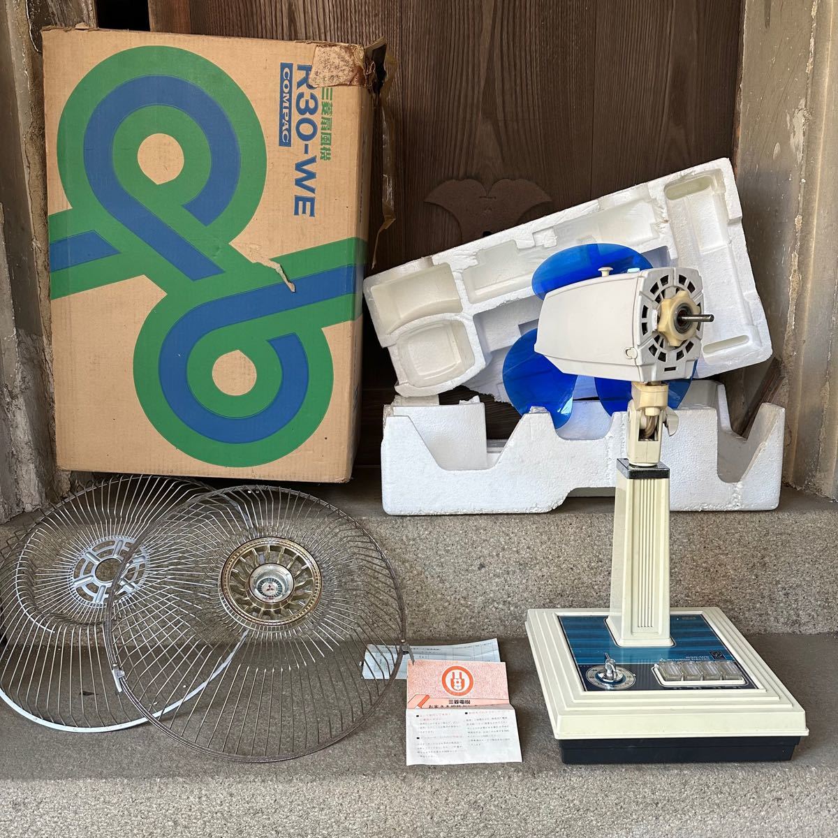 昭和家電 三菱扇風機 羽30cm 昭和レトロ|Yahoo!フリマ(旧 昭和家電 三菱扇風機 羽30cm 昭和レトロ|Yahoo!フリマ(旧