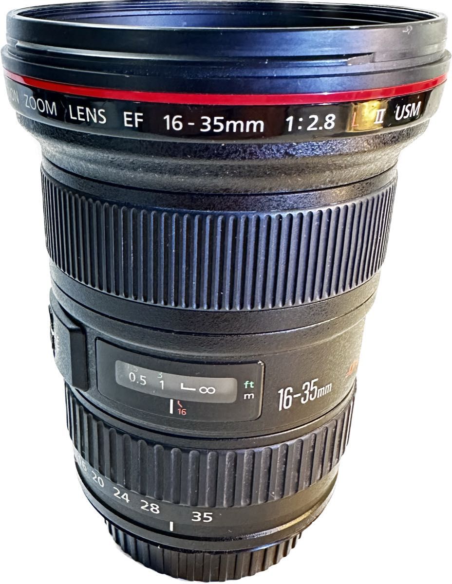 Canon LレンズCanon EF16-35mmⅡ室内の商品撮影してました。