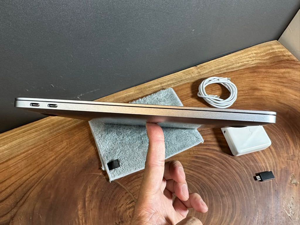 極美品充放電1回」Apple MacBook PRO Retina 13inch 2017/CPUi5 極美品充放電1回」Apple MacBook PRO Retina 13inch 2017/CPUi5