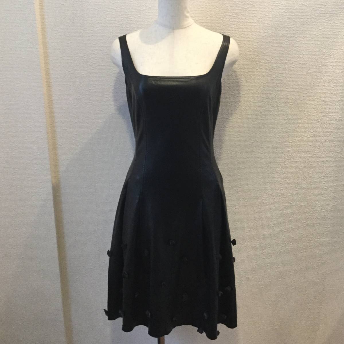 フォクシーニューヨーク 裾装飾付きデザインレザーワンピース38/ドレス