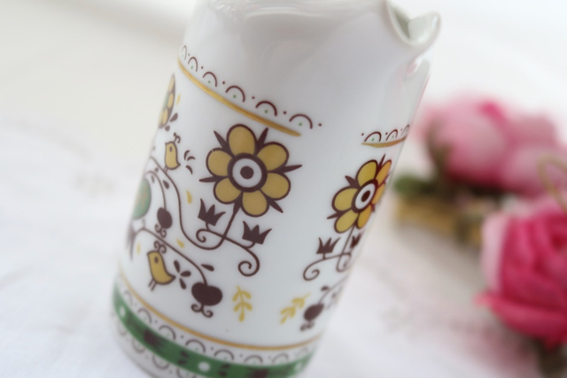 【チェコ】”Karlovarsky Porcelain” 小鳥柄ミニジャグ_画像6