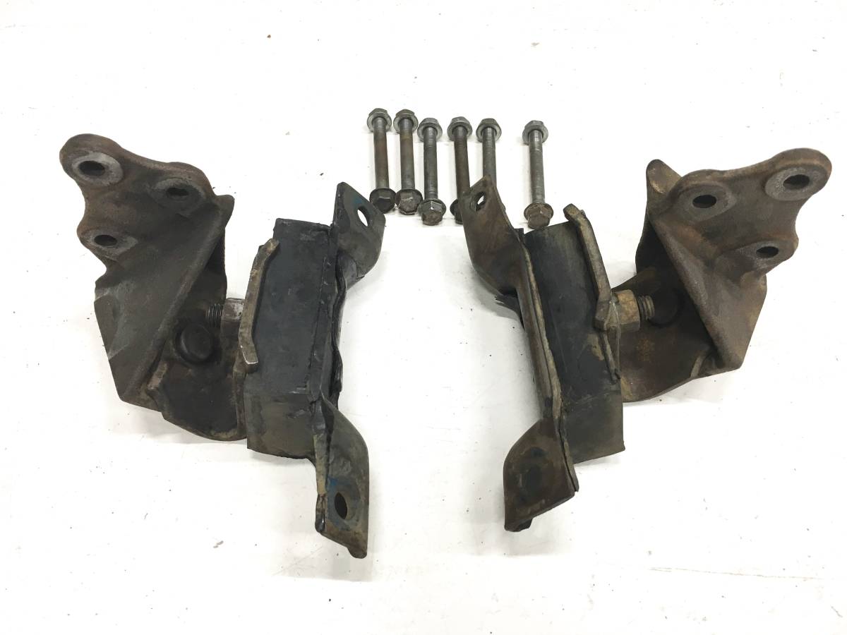  used Ford Mustang 1964 65 66 V8 289 engine mount & frame bracket left right set 