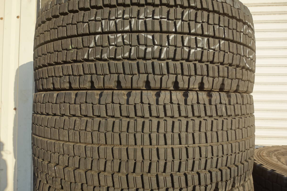 K184-20 送料無料 285/60R22.5 148/145J スタッドレス TB 10本セット ブリヂストン W970 7分山 深溝 2020年製 2021年製 大型 トラック_画像2