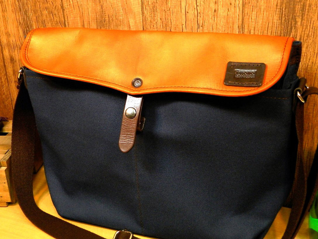 [ build-to-order manufacturing & free shipping ] flap specification * navy blue kyameHand made canvas × leather. shoulder bag! Camel × navy blue navy * made in Japan hand made original leather 