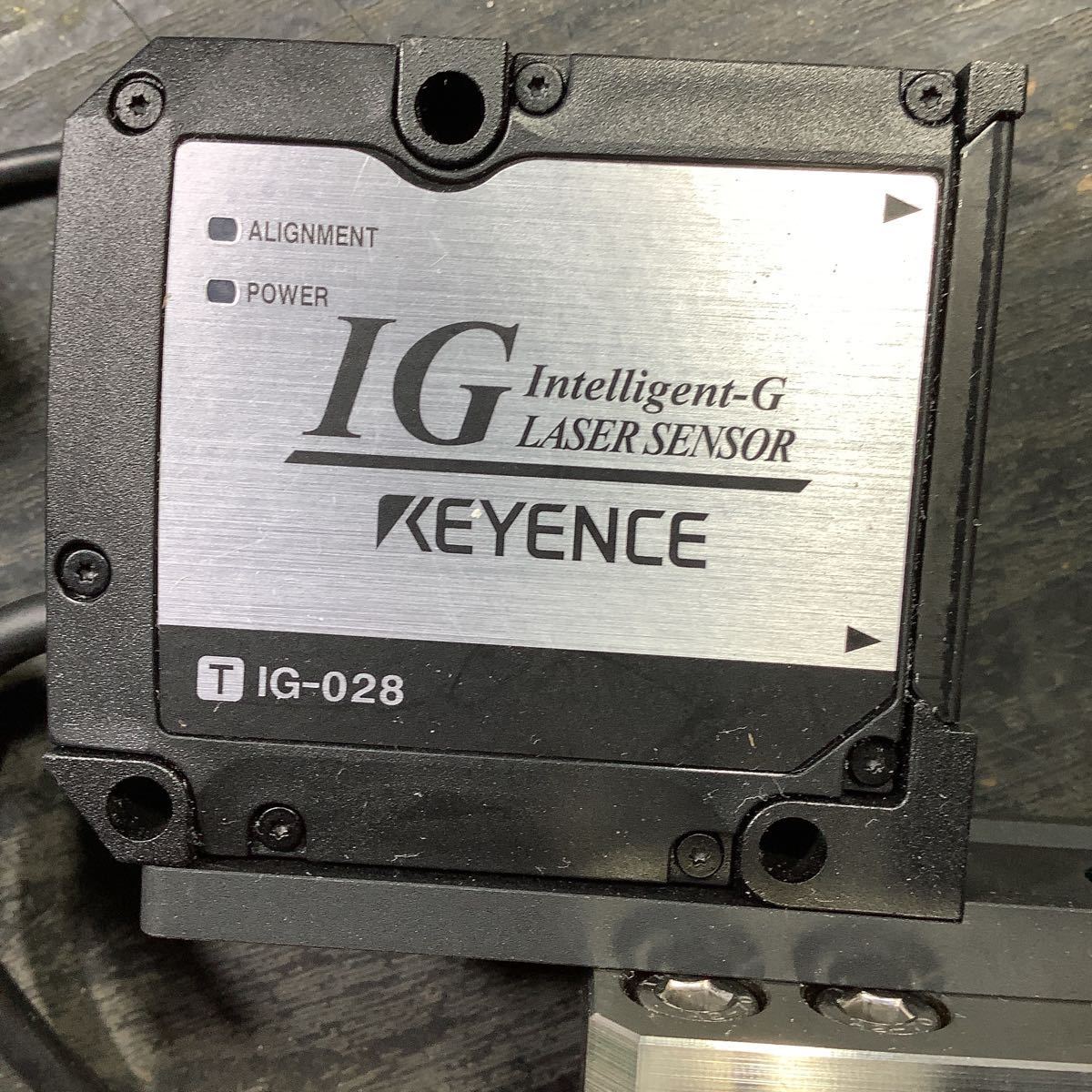 KEYENCEレーザーセンサーアンプと受光器&発光レーザーです。通電 KEYENCEレーザーセンサーアンプと受光器&発光レーザーです。通電
