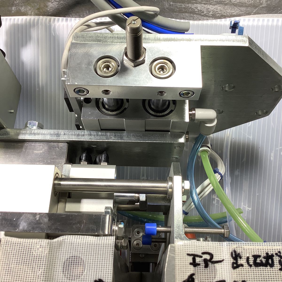 精密機械電熱ヒーター付きフイルムの密着に使用した物 品 精密機械電熱ヒーター付きフイルムの密着に使用した物 品
