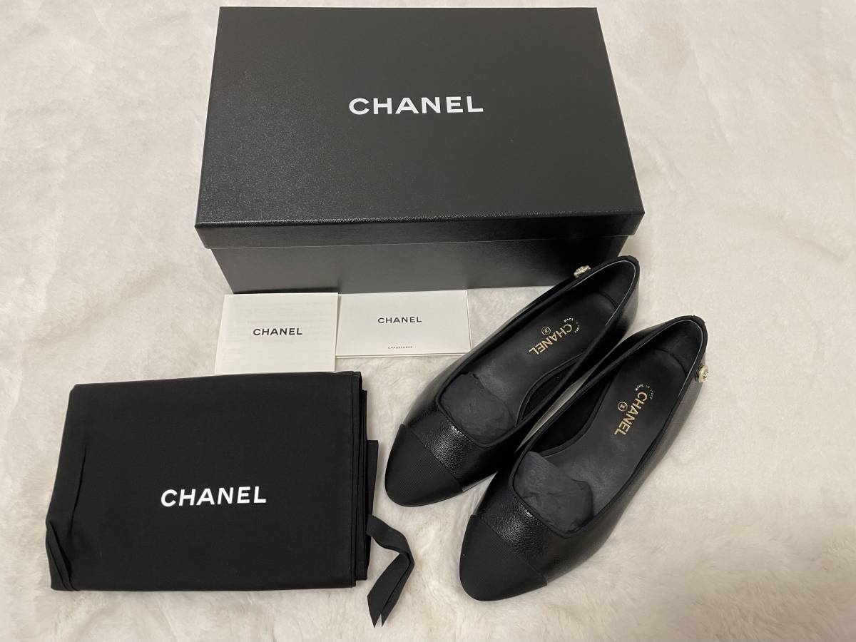 新品 CHANEL 2021年新作 35.5 即完売 可愛いパールボタンデザインの