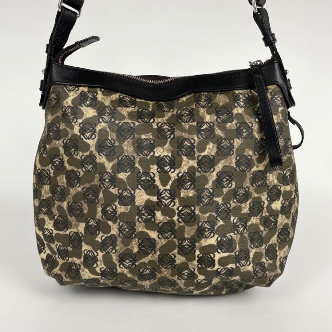 美品 LOEWE ロエベ ショルダーバッグ リピートアナグラム PVC 美品 LOEWE ロエベ ショルダーバッグ リピートアナグラム PVC