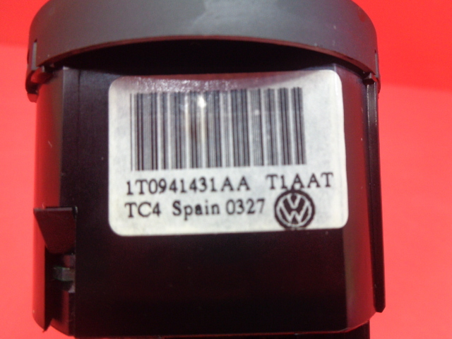 [RMDup22227] VW ゴルフ トゥーラン ヘッドライト スイッチ 中古美品 適合確認可 (ゴルフ6/ヴァリアント/ジェッタ/ライトスイッチ/フォグ)_画像4