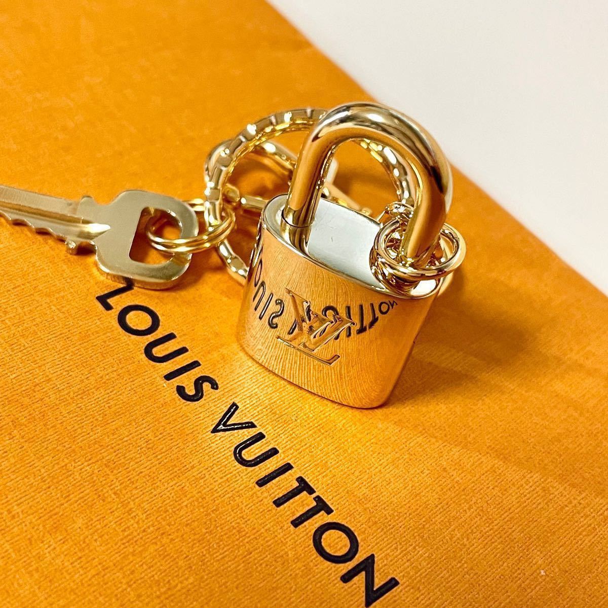 ルイヴィトン パドロック カデナ 南京錠 Louis Vuitton 鍵 キー キーホルダー バッグチャーム ユニセックス