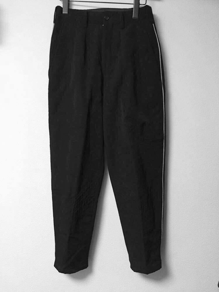 絶妙なデザイン サイドパイピング 刺繍 ステッチ ウールパンツ 膝ダーツ 93AW オールド femme Yamamoto Yohji 黒 1993 90s ビンテージ 白 その他 絶妙なデザイン サイドパイピング 刺繍 ステッチ ウールパンツ 膝ダーツ 93AW オールド femme Yamamoto Yohji 黒 1993 90s ビンテージ 白 その他