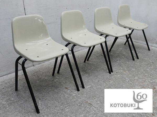 値下)コクヨ スタッキングチェアFRP-