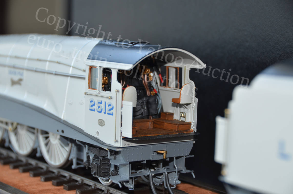 DJH 工場製作 Oゲージ イギリスLNER A4 Silver Fox 流線形蒸気機関車 DJH 工場製作 Oゲージ イギリスLNER A4 Silver Fox 流線形蒸気機関車