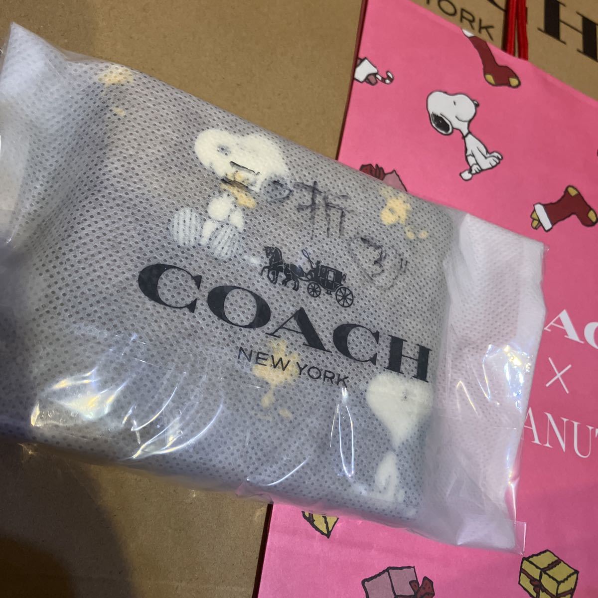 送料込専用袋付●新品●価44000 COACH X PEANUTS スヌーピー 二つ折財布③ シグネチャープリントスヌーピー 2022.10新作 ピーナッツ コーチ_画像10