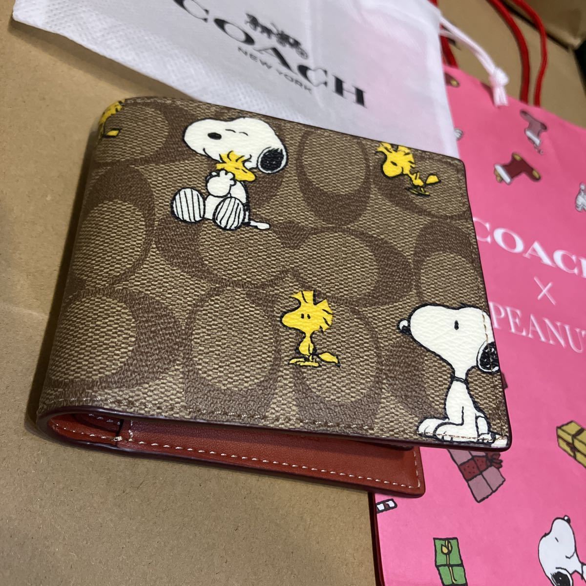 送料込専用袋付 新品 価44000 COACH X PEANUTS スヌーピー 二つ折財布