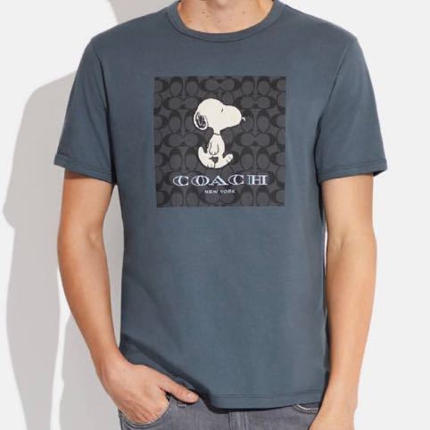 送料込専用袋付●新品●価40700 COACH X PEANUTS スヌーピー Tシャツ Mサイズ 紺色シグネチャープリント 2022.10新作 ピーナッツ コーチ