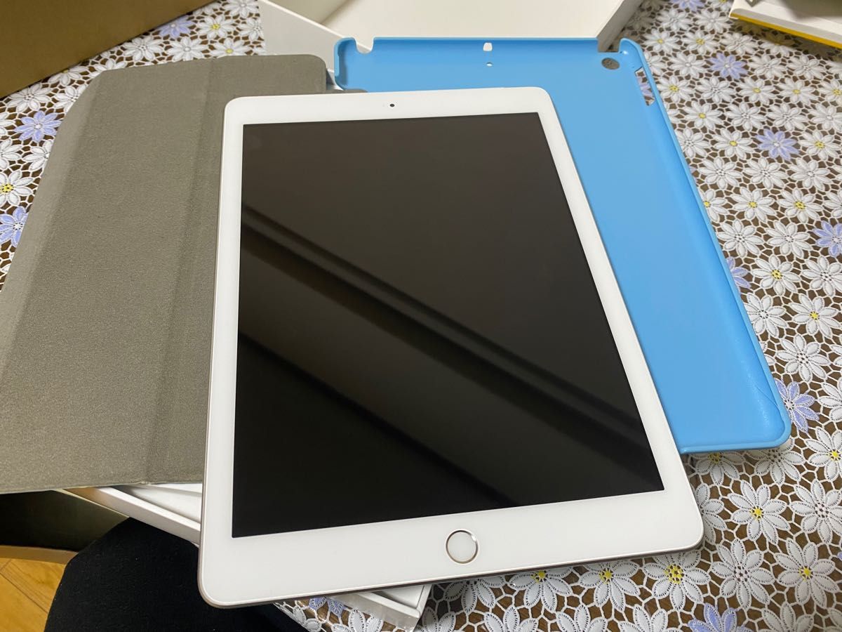 2022年5月新作下旬 【極美品】Apple iPad 第6世代 Wi-Fi Cellular 32GB