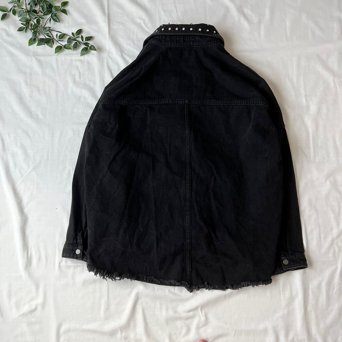 ZARA ザラ オーバーサイズデニムジャケット ブラック スタッズ ZARA ザラ オーバーサイズデニムジャケット ブラック スタッズ