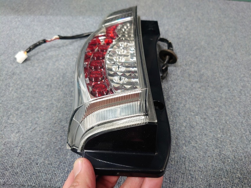 H82W ekワゴン LED テールランプ 右/運転席側 点灯OK RCL-010 三菱 p：RD48_画像9