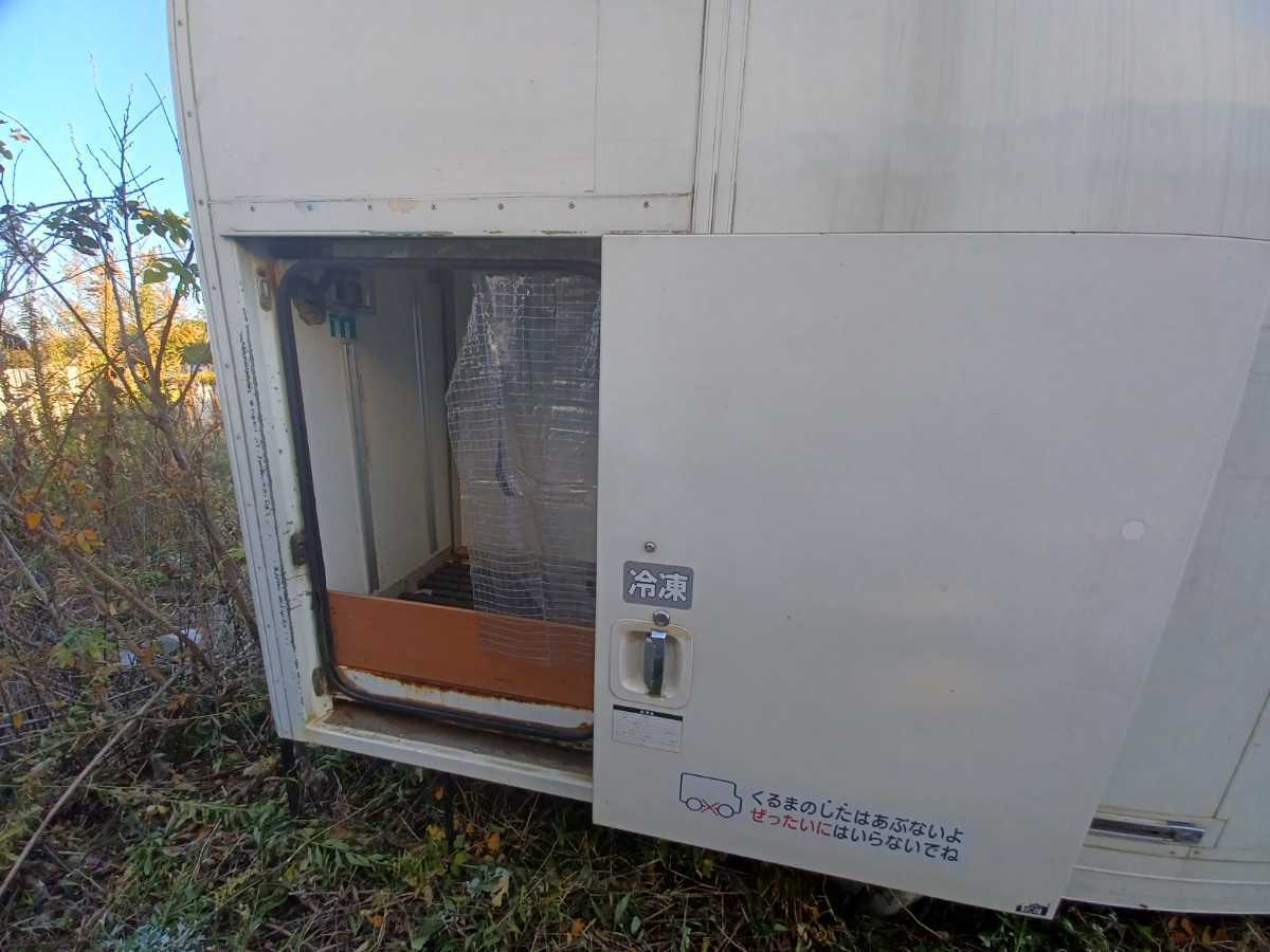 セール中】千葉県発 コンテナ倉庫 ガレージ 物置 鍵なし 物入れ 断熱材
