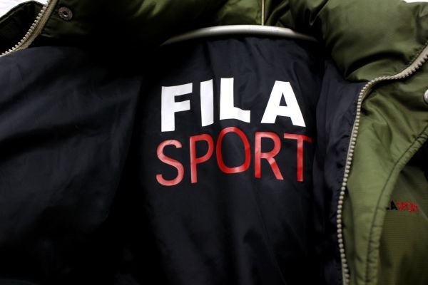* finest quality goods FILA filler with a hood . down coat feather mixing sport SPORT khaki deep green green group men's outer clothes on F4500