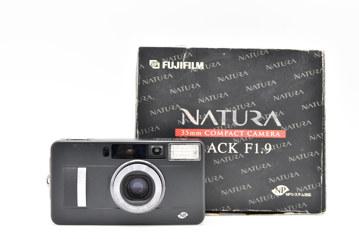 FUJIFILM フジフイルム NATURA BLACK F1.9 | horsemoveis.com.br