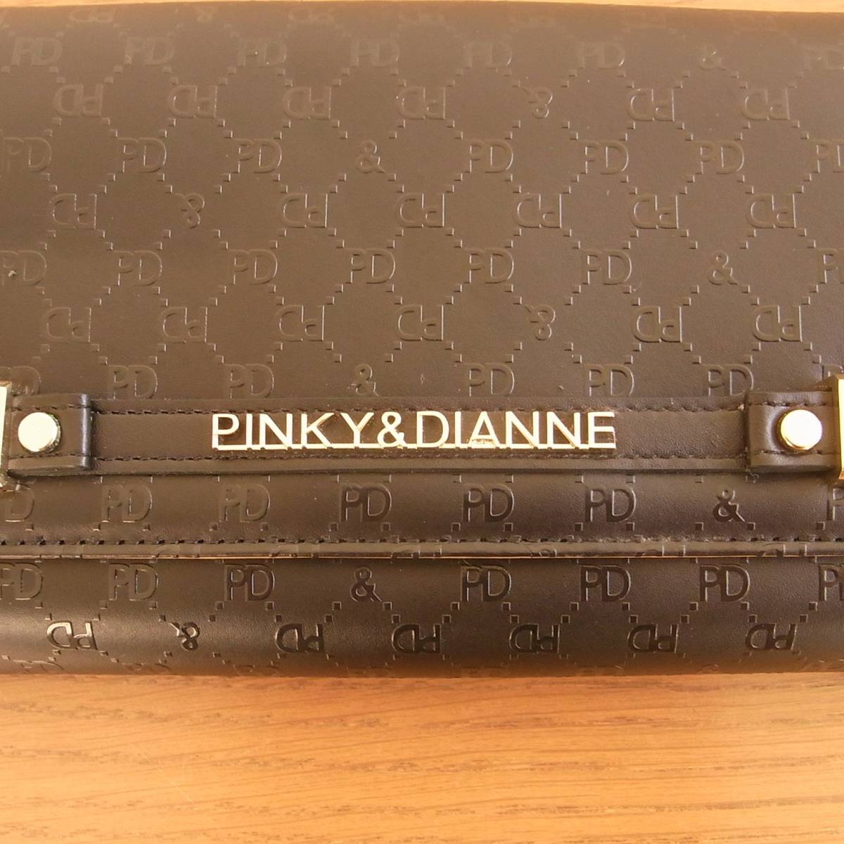 美品 PINKY&DAINNE ピンキーアンドダイアン 長財布 ブラック 黒
