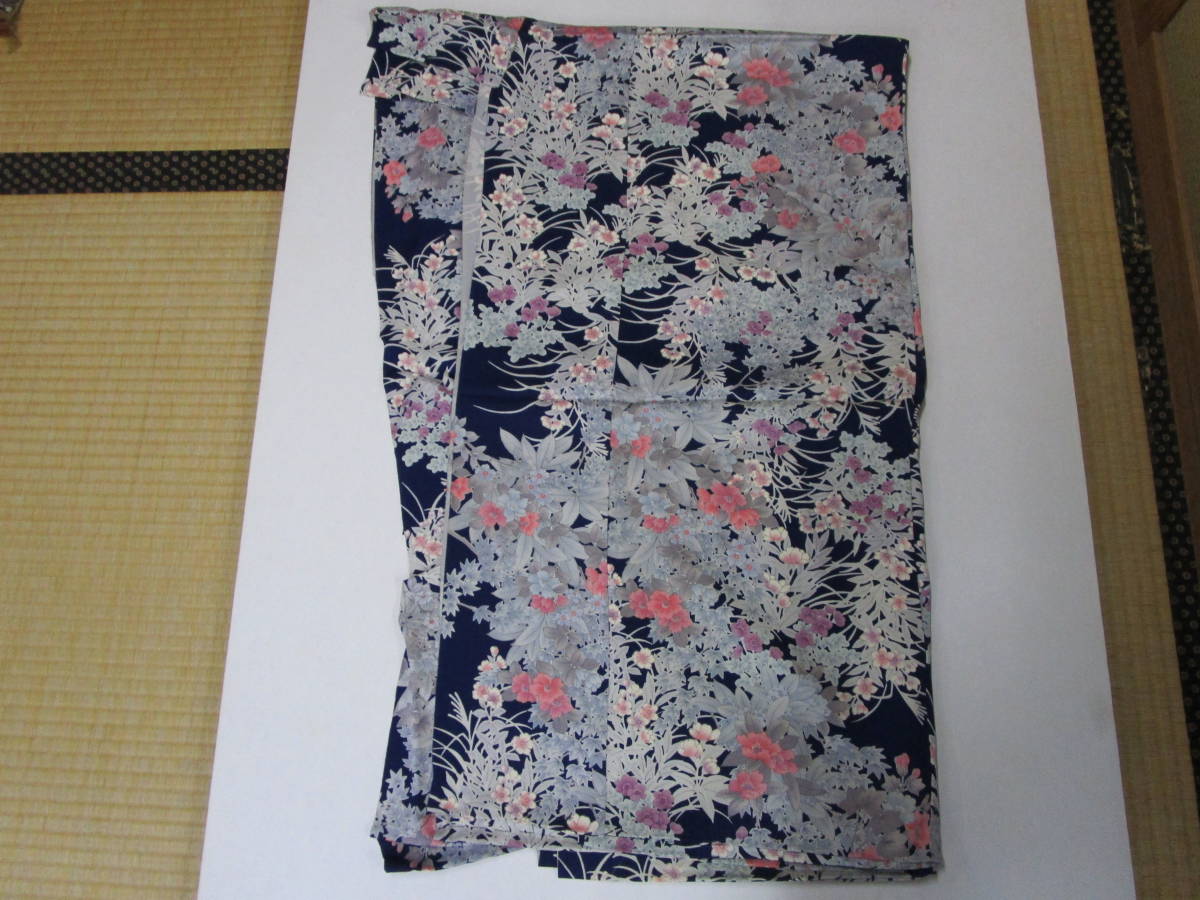 新品 小紋のきもの 京染 未仕立品 紺色 正絹 草花模様 着物 未使用