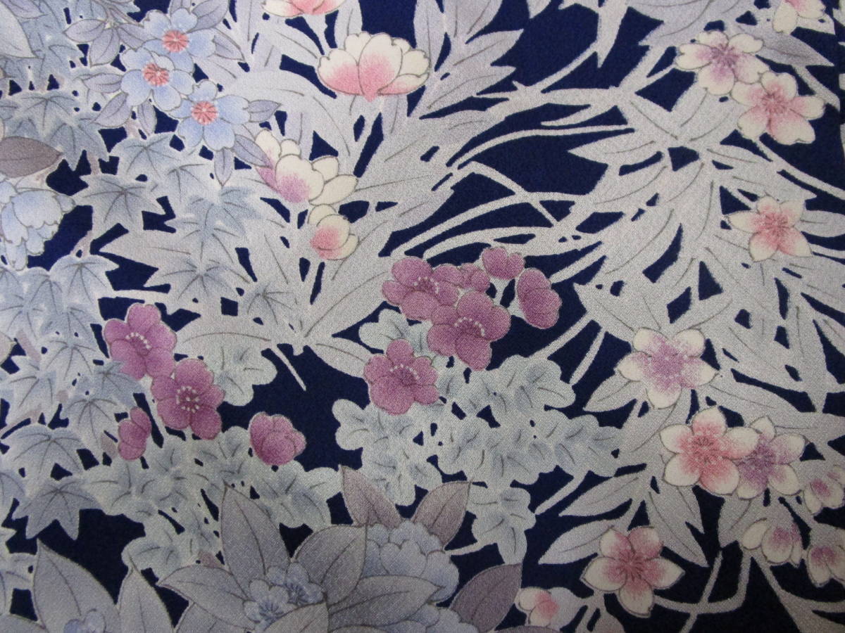 新品 小紋のきもの 京染 未仕立品 紺色 正絹 草花模様 着物 未使用