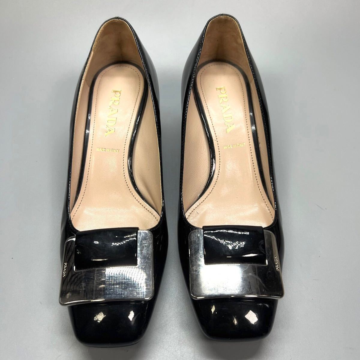 があります PRADA - PRADA エナメル パテントパンプスの通販 by MIHO's