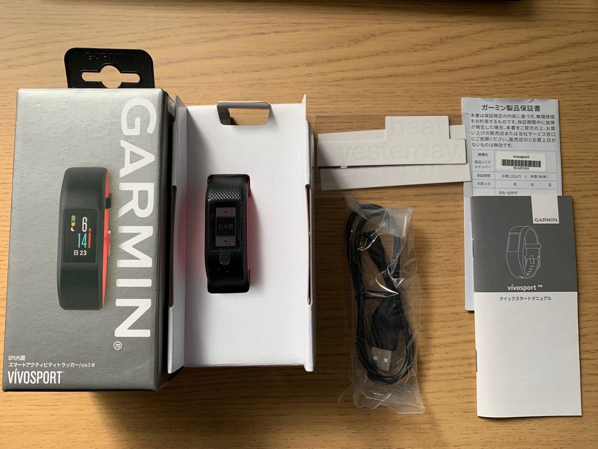 未使用品 箱にダメージがあるため半額以下 GARMIN VIVOSPORT S-M