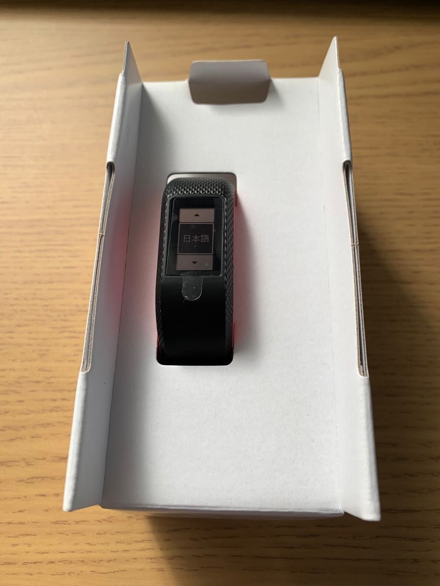 未使用品 箱にダメージがあるため半額以下 GARMIN VIVOSPORT S-M