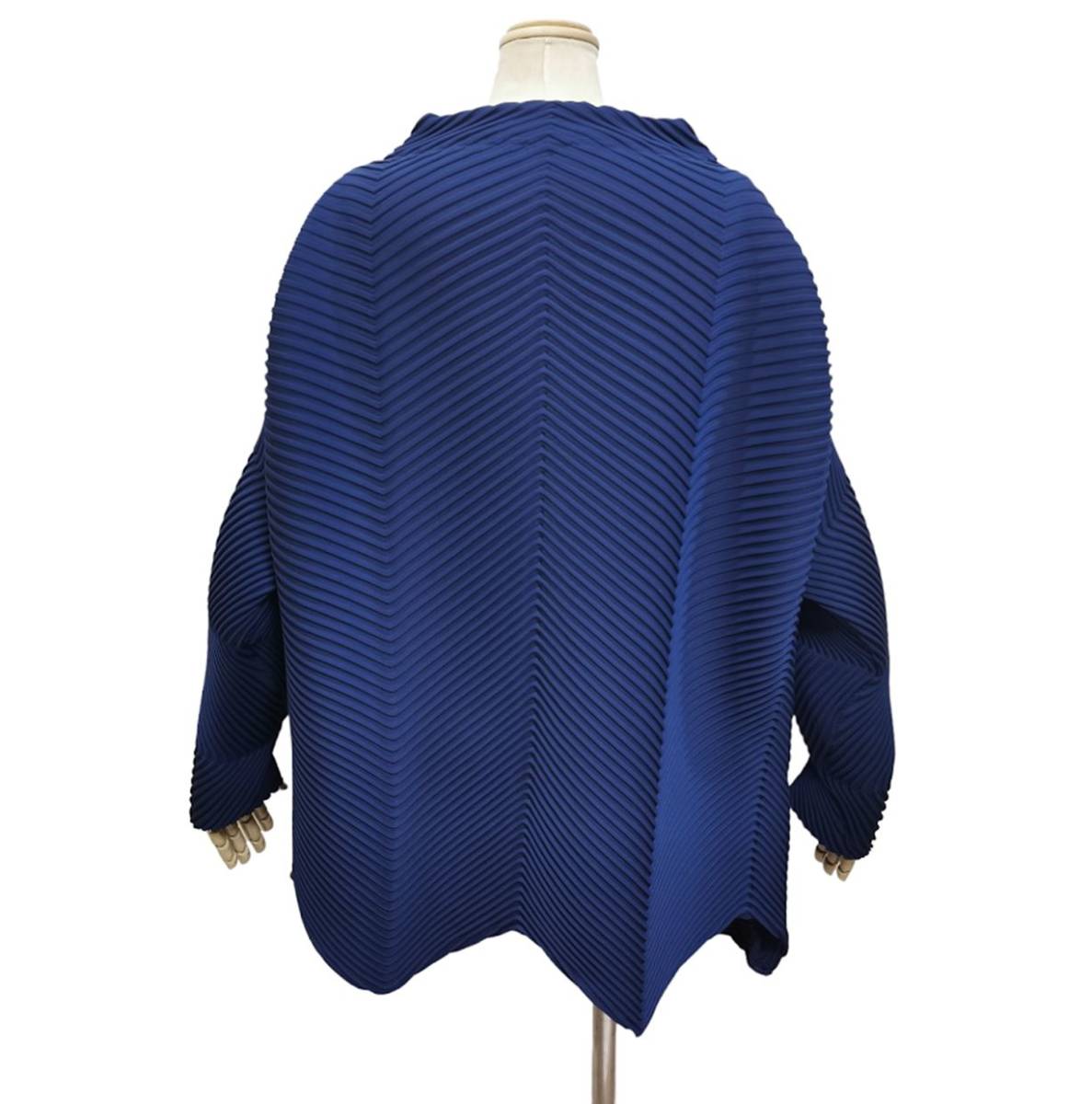 ☆★極美品 2019AW イッセイミヤケ ISSEY MIYAKE MONTAGE Baked Stretch 変形ルーズトップス Diagonal Pleats 青系ブルー Size 2★☆_画像3