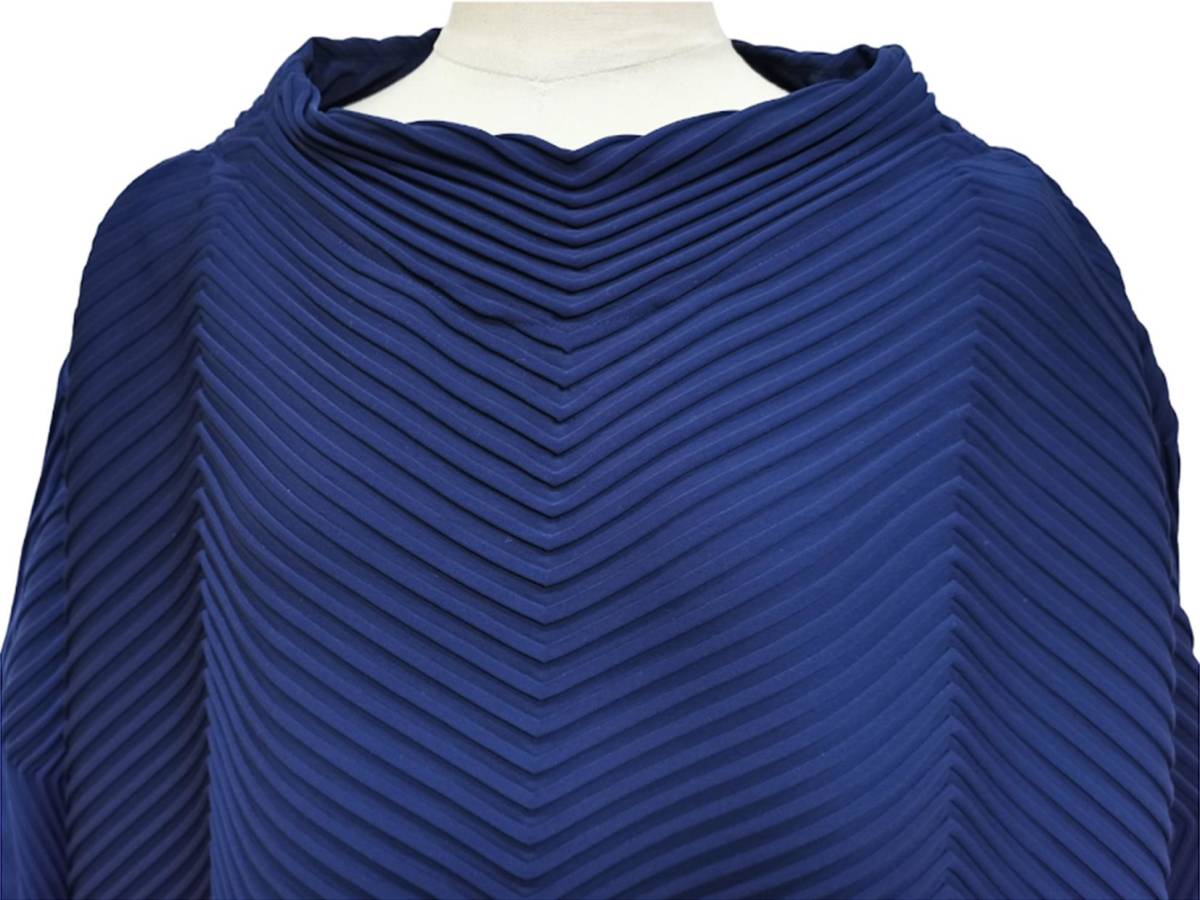 ☆★極美品 2019AW イッセイミヤケ ISSEY MIYAKE MONTAGE Baked Stretch 変形ルーズトップス Diagonal Pleats 青系ブルー Size 2★☆_画像4
