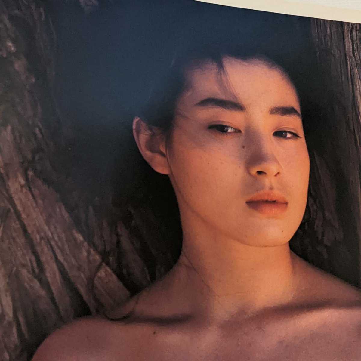 Yahoo!オークション ah2 宮沢りえ 1991年ヌード写真集 サンタフェ Sa... Yahoo!オークション ah2 宮沢りえ 1991年ヌード写真集 サンタフェ Sa...