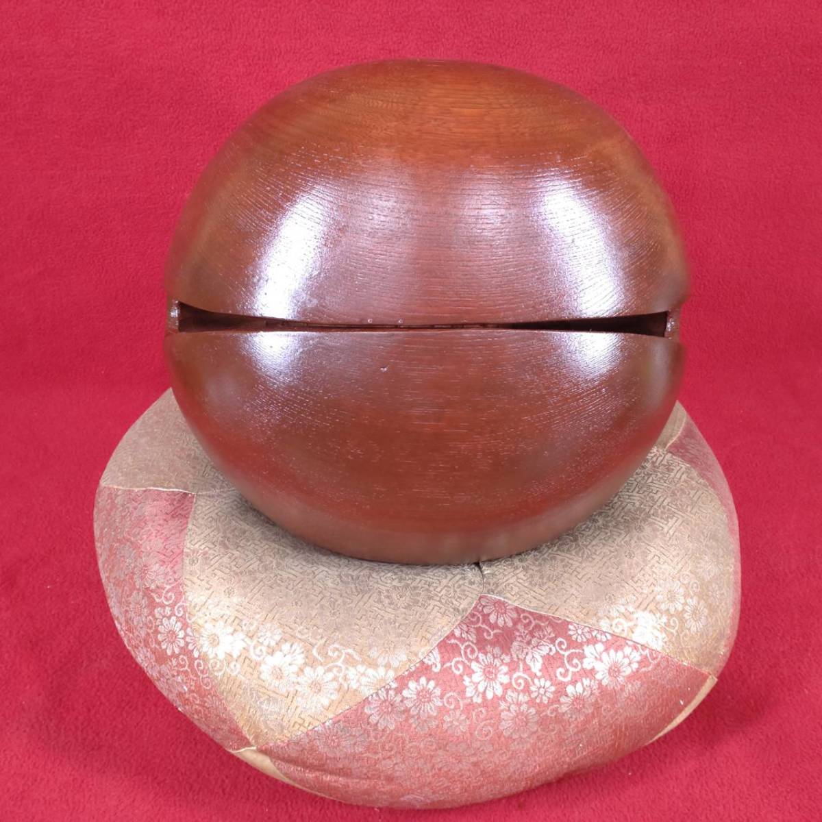 玉鱗作 木魚 特大 座布団 撥付 仏教美術 仏具 法具 仏壇 寺院 玉鱗作 木魚 特大 座布団 撥付 仏教美術 仏具 法具 仏壇 寺院