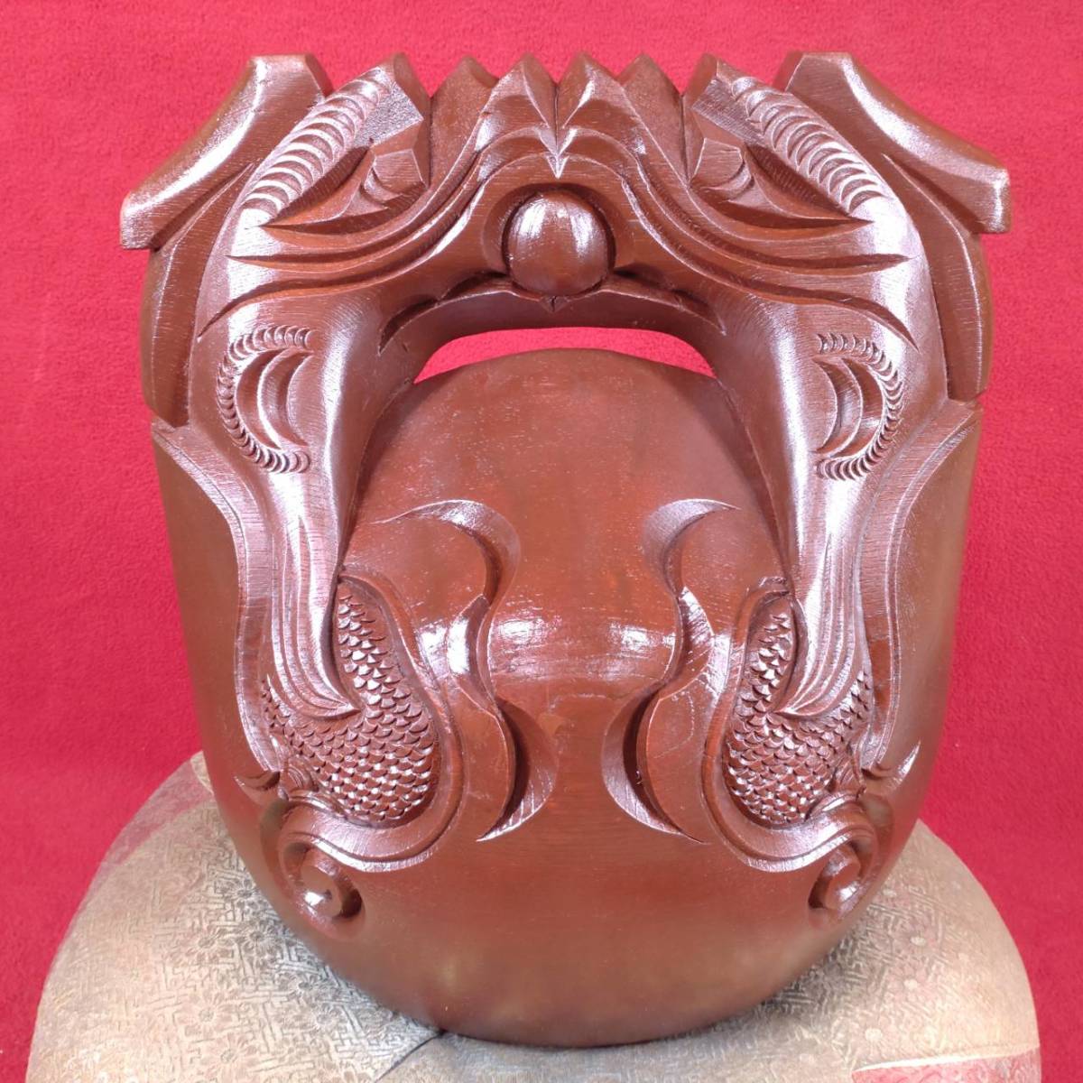 玉鱗作 木魚 特大 座布団 撥付 仏教美術 仏具 法具 仏壇 寺院 玉鱗作 木魚 特大 座布団 撥付 仏教美術 仏具 法具 仏壇 寺院
