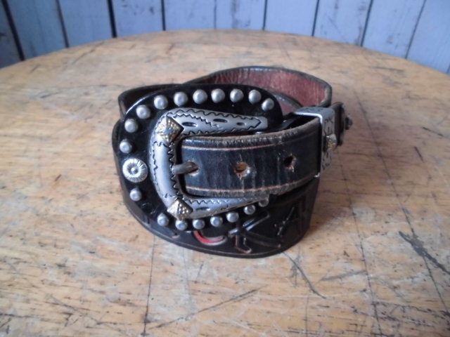 ao031 英国製 vintage LA ROCKA leather belt 80s MADE IN ENGLAND ラロッカ 革ベルト レザーベルト ストレイキャッツ ジョンソンズ 当時物_画像1