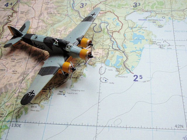 F100A★航空機模型プラモデルの台座や背景に米軍タクティカル　パイロットチャート/US戦術航空路マップ/ミリタリー航路図/秘密基地の壁紙に_参考写真になります。