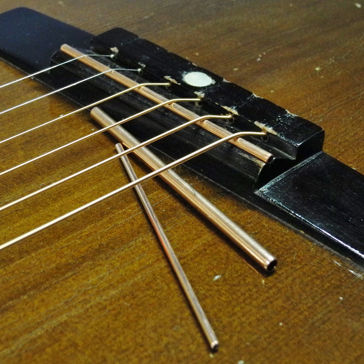 中空パイプサドル 真鍮/銅/ステンレス製 4mm径 3本セット ダイナミックギター用_銅製中空パイプサドルサンプル画像